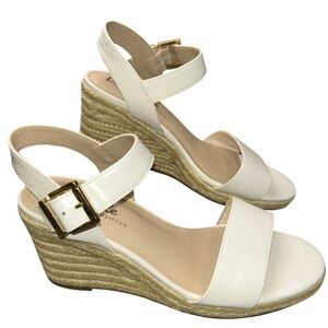 LifeStride Tango Wedge Sandals Comfort Memory Foam Buckle strap Size 9.5 white